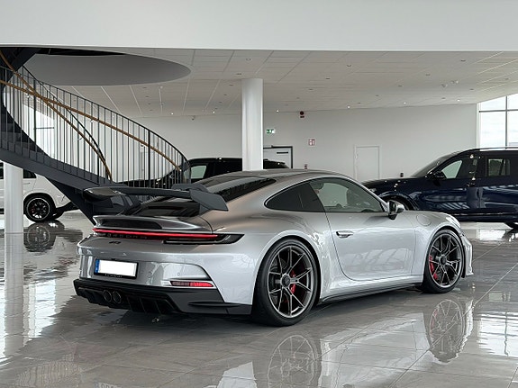 Porsche 911 GT3 2 of 5