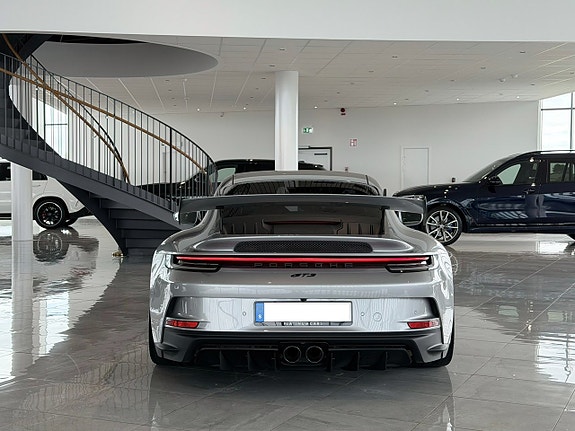 Porsche 911 GT3 4 of 5