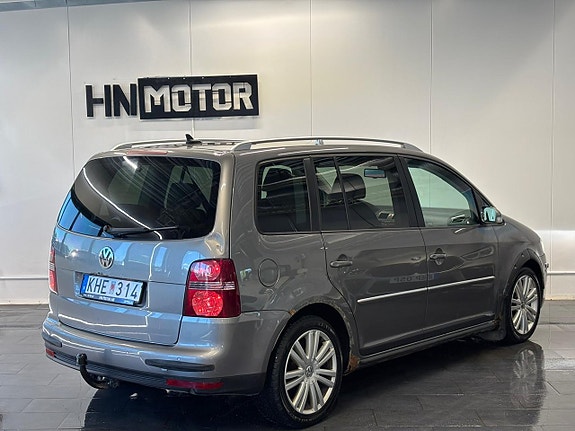 Volkswagen Touran 5 of 5