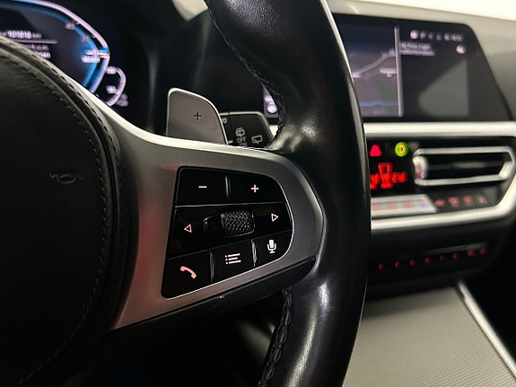 BMW 330e 14 of 23