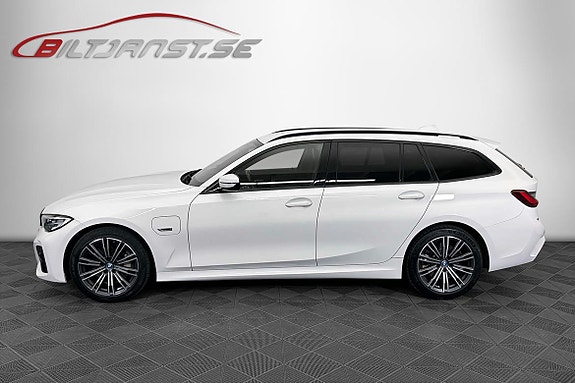 BMW 330e 2 of 23