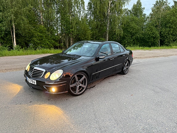 Mercedes-Benz E320 25 of 27