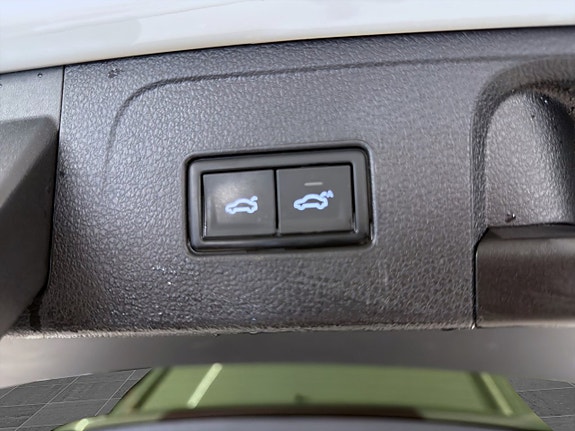 Volkswagen Passat 10 of 17