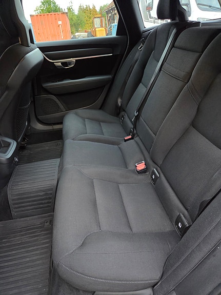 Volvo V90 Cross Country 9 of 15