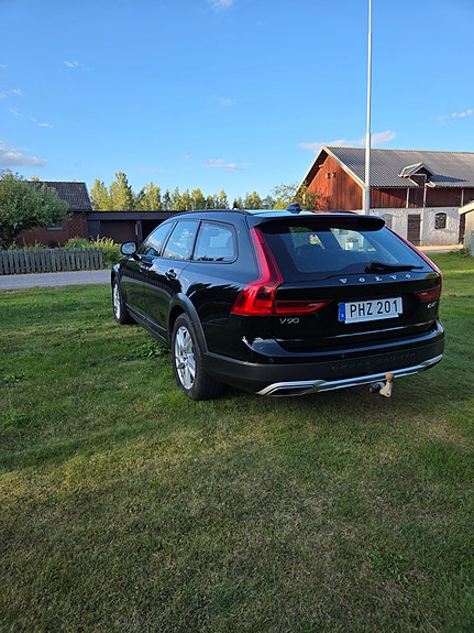 Volvo V90 Cross Country 4 of 15