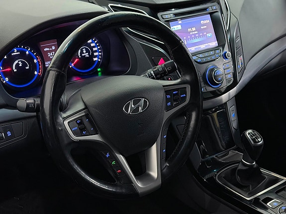 Hyundai i40 2 of 5