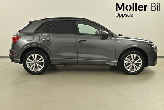 Audi Q3 2 of 5