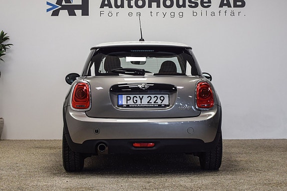 MINI Cooper 5 of 5