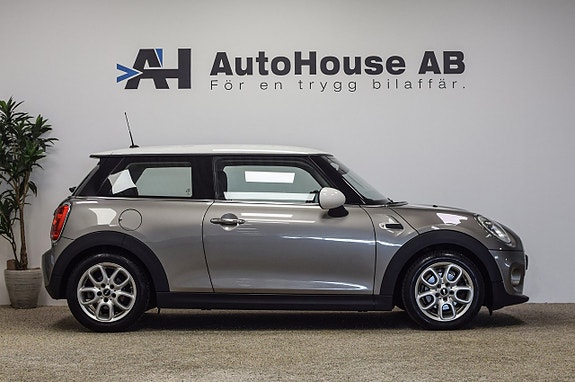 MINI Cooper 3 of 5