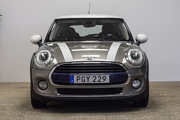 MINI Cooper 4 of 5