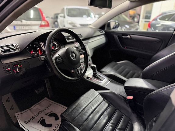 Volkswagen Passat 11 of 16