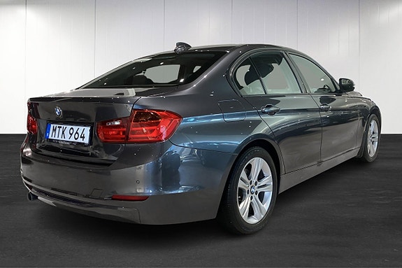 BMW 318 3 of 5