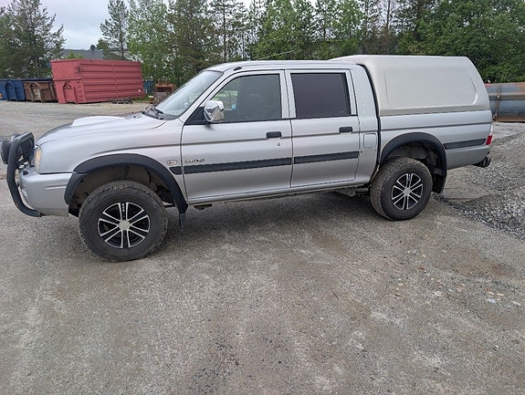 Mitsubishi L200 2 of 5