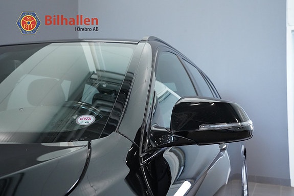 BMW 520d 2 of 5