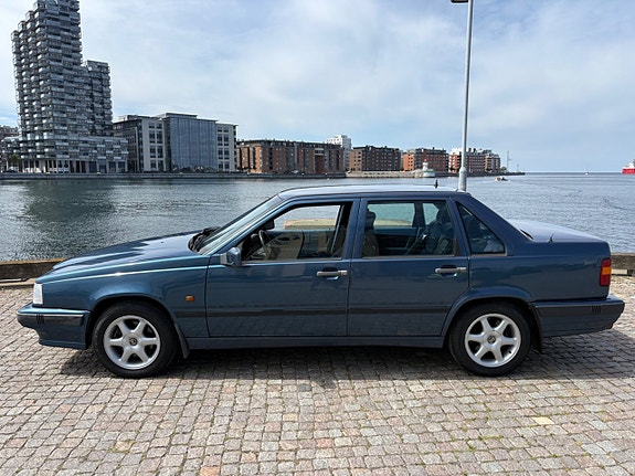 Volvo 850 2 of 5