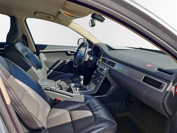Volvo V70 9 of 10