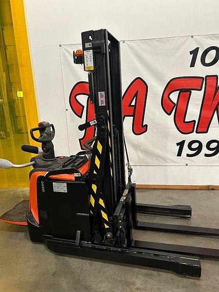 BT SPE120XR. Ledstaplare utskjut 1200kg. 3300mm 2 of 3