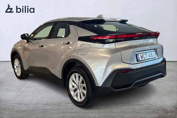 Toyota C-HR 2 of 5