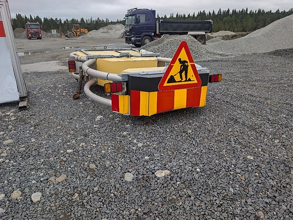 Scorpion 10 000 TMA med Maxisign Variabel varningstavla 2 of 5