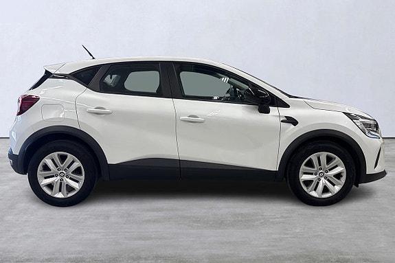 Renault Captur 3 of 5