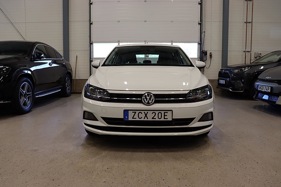 Volkswagen Polo 2 of 5