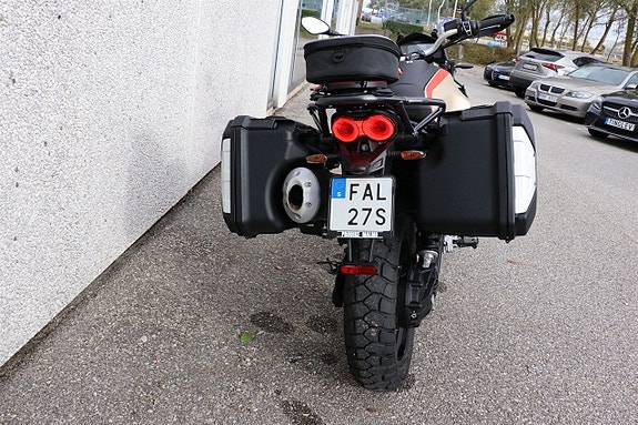 Moto Guzzi V85 TT 0.85 V-Twin Manuell, 80hk Travel (568 mil) 4 of 5