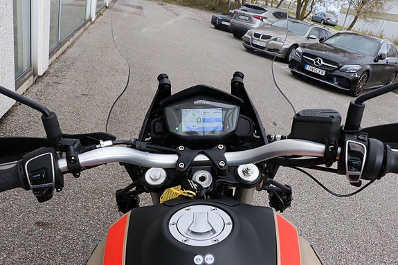 Moto Guzzi V85 TT 0.85 V-Twin Manuell, 80hk Travel (568 mil) 7 of 10