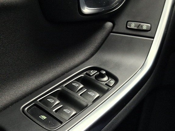 Volvo V60 10 of 25