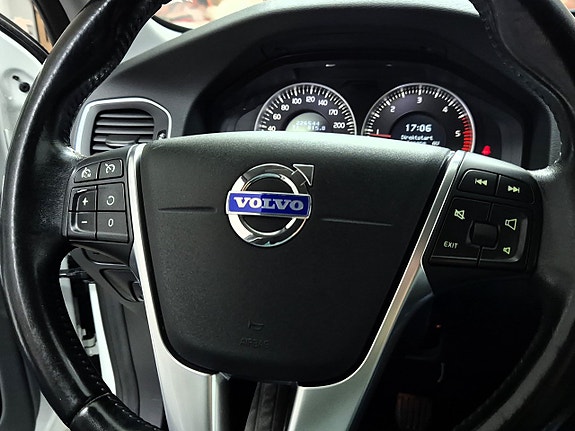 Volvo V60 15 of 25
