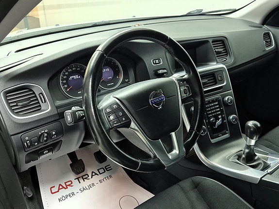 Volvo V60 13 of 25