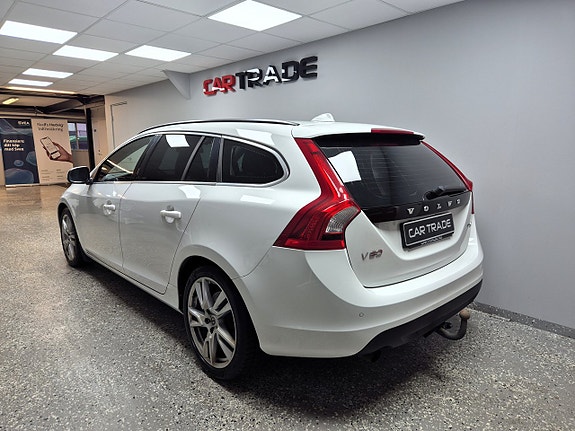 Volvo V60 4 of 25