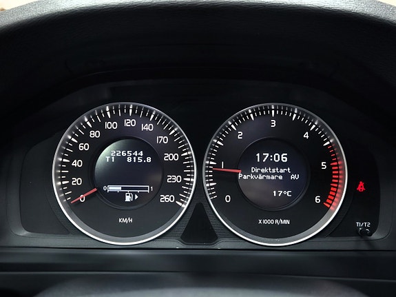 Volvo V60 14 of 25