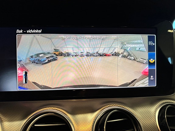Mercedes-Benz E200 18 of 23