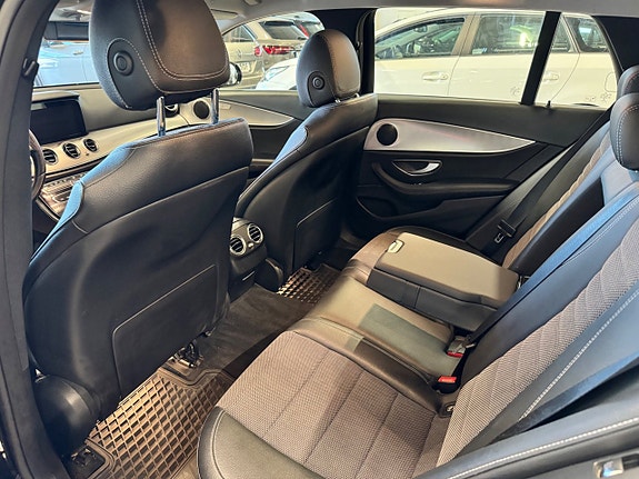 Mercedes-Benz E200 9 of 23