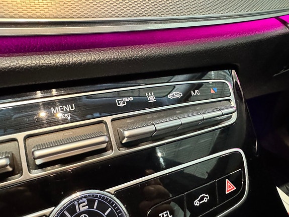 Mercedes-Benz E200 15 of 23