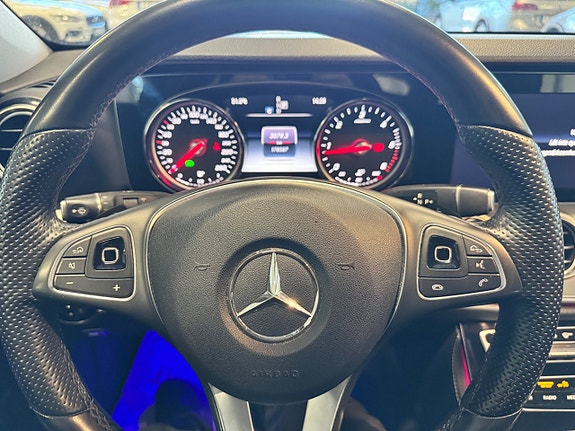 Mercedes-Benz E200 13 of 23