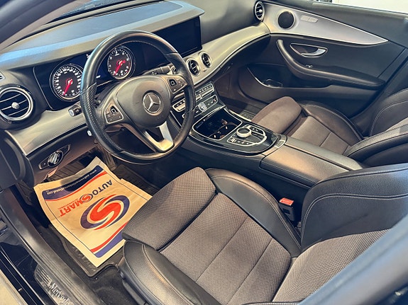 Mercedes-Benz E200 7 of 23