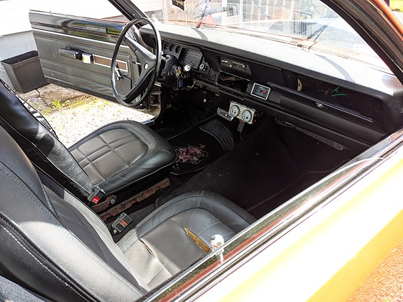 Plymouth Duster 6 of 10