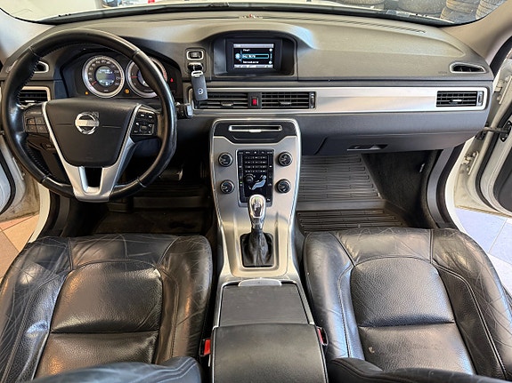 Volvo V70 16 of 23