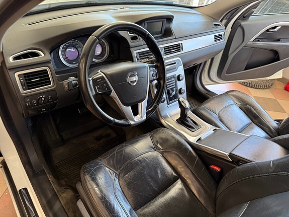 Volvo V70 12 of 23