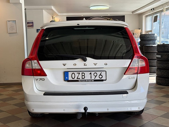 Volvo V70 7 of 23