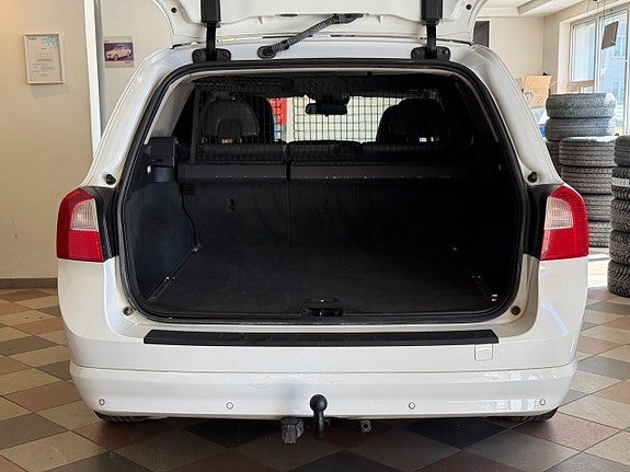 Volvo V70 9 of 23
