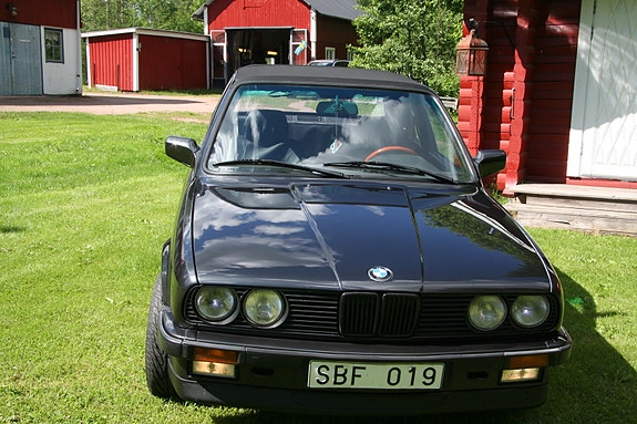 BMW 316 2 of 5