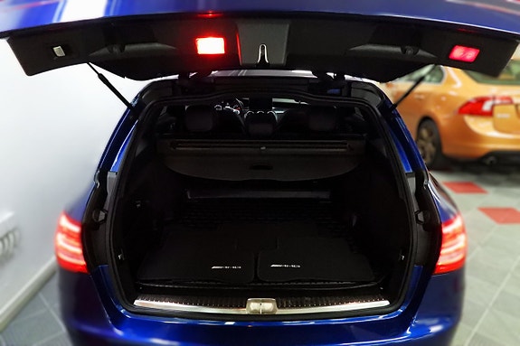 Mercedes-Benz C300 9 of 29