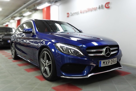 Mercedes-Benz C300 4 of 5