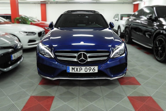 Mercedes-Benz C300 2 of 5