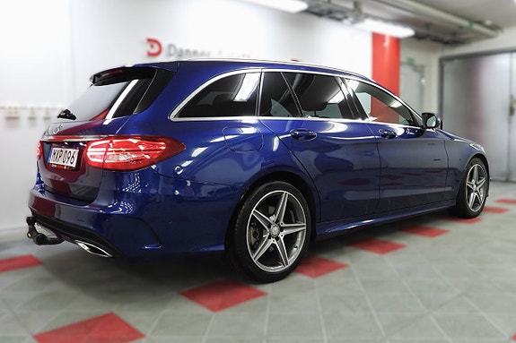 Mercedes-Benz C300 7 of 29