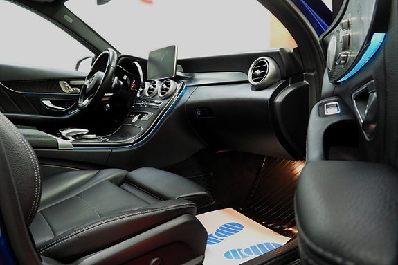 Mercedes-Benz C300 18 of 29