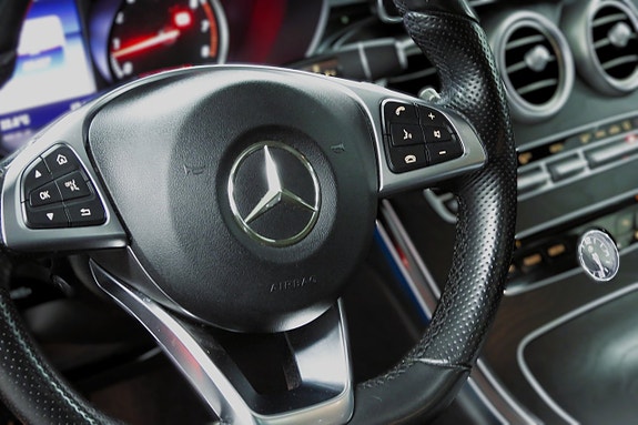 Mercedes-Benz C300 24 of 29