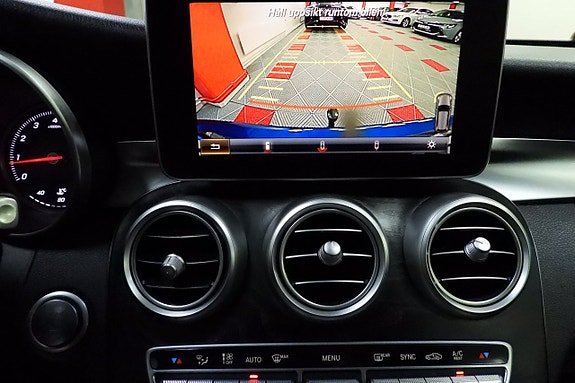 Mercedes-Benz C300 28 of 29